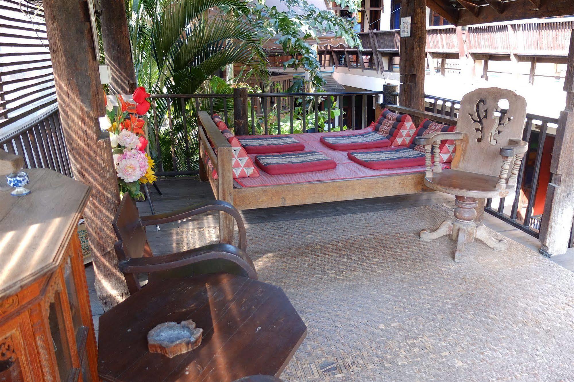 Saithong Guesthouse Chiang Mai Exteriör bild