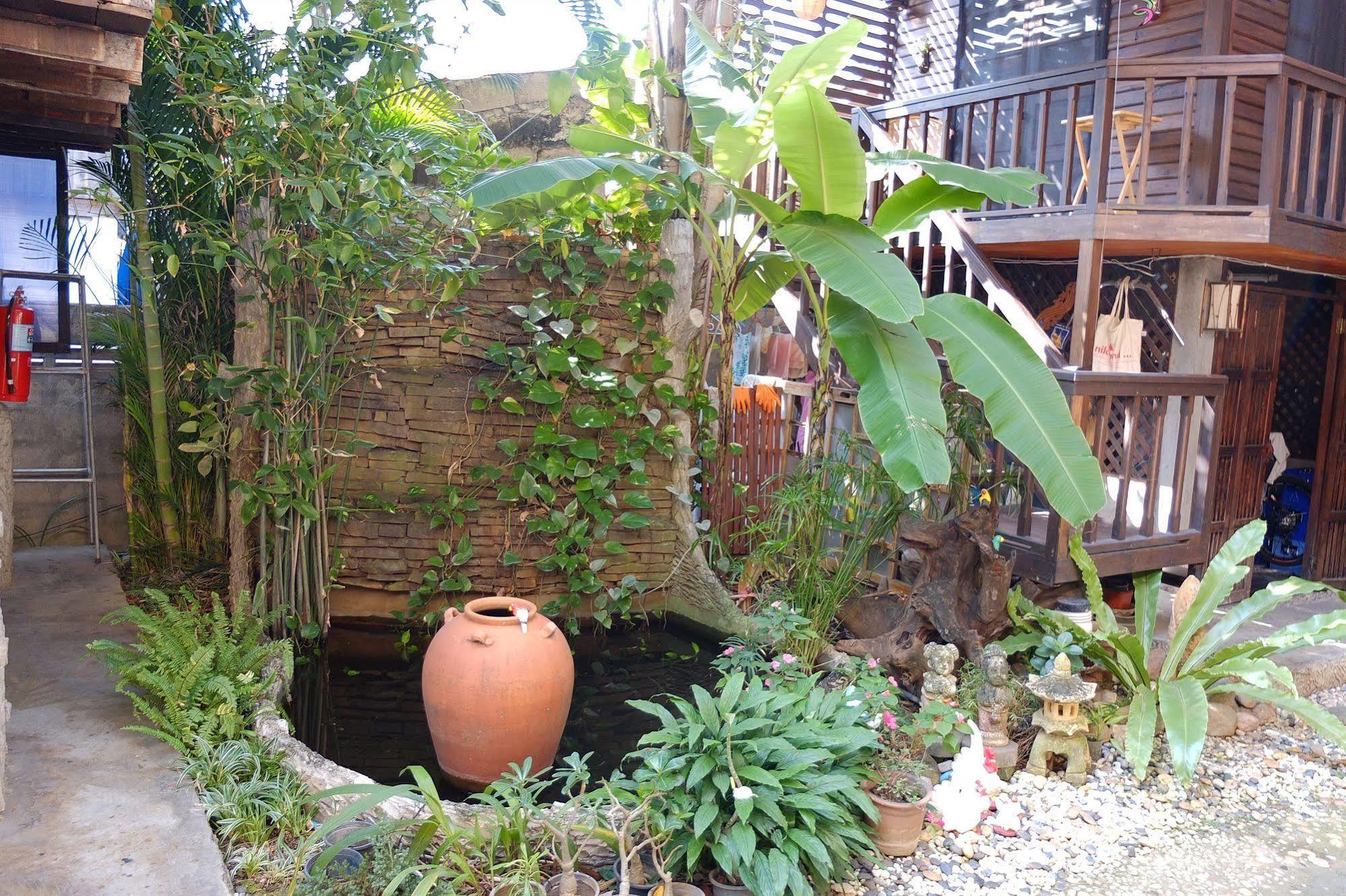 Saithong Guesthouse Chiang Mai Exteriör bild