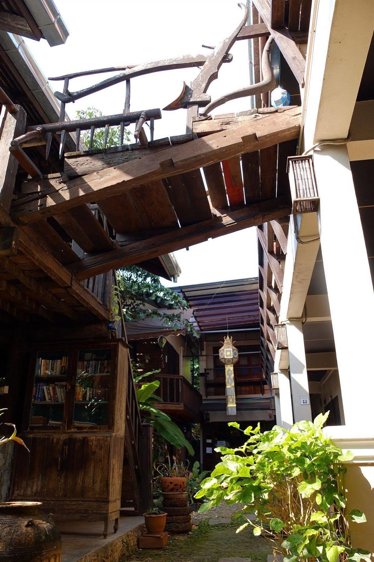 Saithong Guesthouse Chiang Mai Exteriör bild